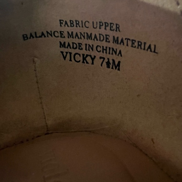 Violet & Red Vicky Mixed Martial Flat. 7.5 - Picture 4 of 5